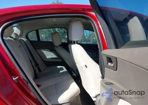 2019 Jaguar Xe 25T Premium z USA, uszkodzony, nr VIN SAJAD4FX3KCP49091